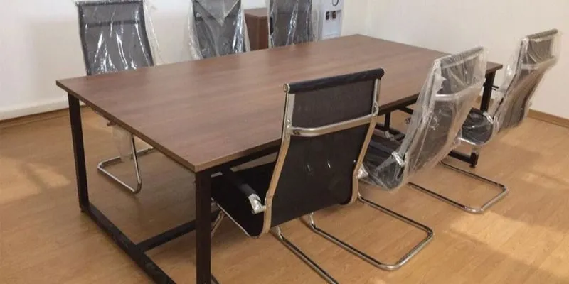 Thanh lý Bàn họp 2m4X1m2 sơn PU